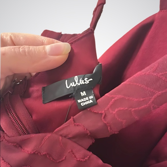 Lulu's Maxi Dress - Size M - Burgundy - New With Tags - Picture 2 of 4